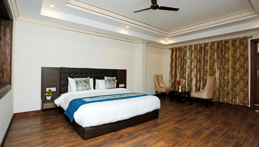 images/Home-4/rooms/premium2.jpg